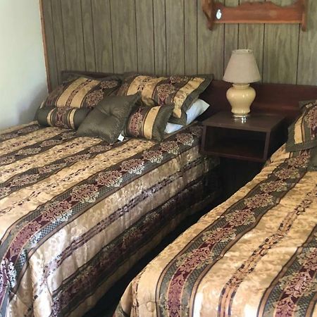 East Durham Michael Dee'S Motel المظهر الخارجي الصورة