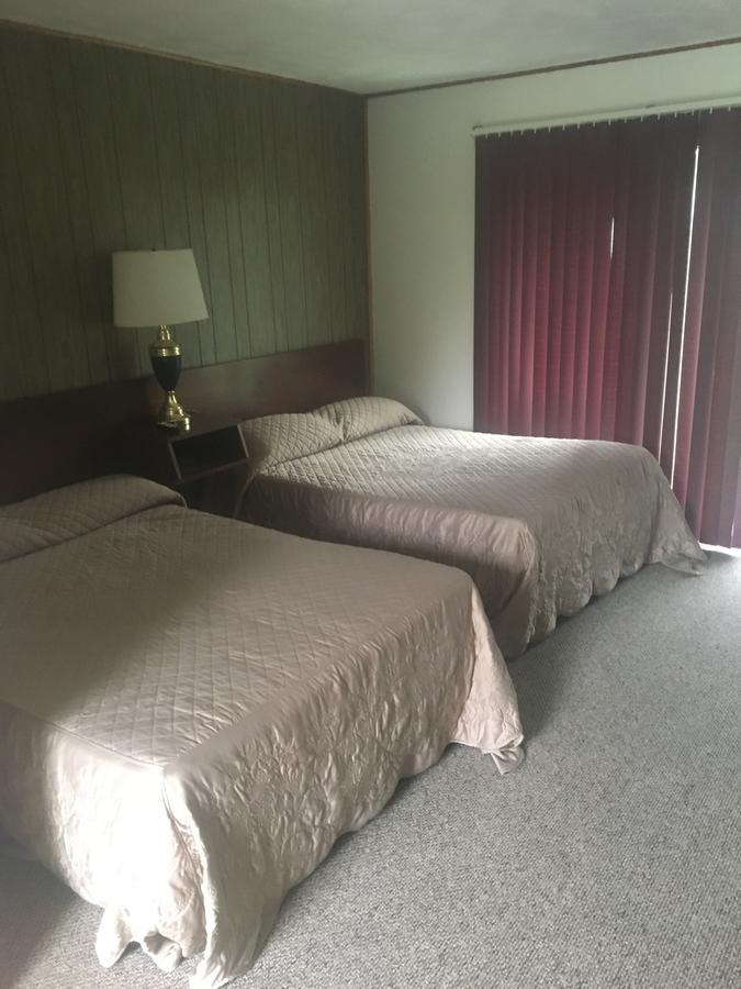 East Durham Michael Dee'S Motel المظهر الخارجي الصورة