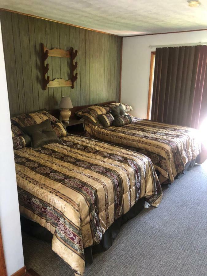 East Durham Michael Dee'S Motel المظهر الخارجي الصورة
