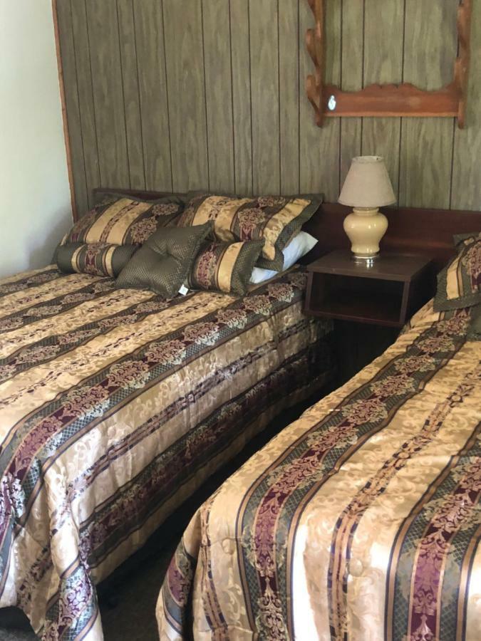 East Durham Michael Dee'S Motel المظهر الخارجي الصورة