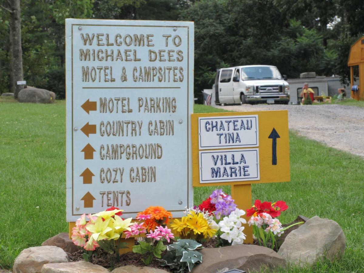 East Durham Michael Dee'S Motel المظهر الخارجي الصورة